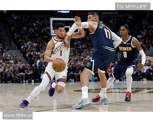 布克首节得分全在半场表现平平9分3助3失误正负值5引发关注