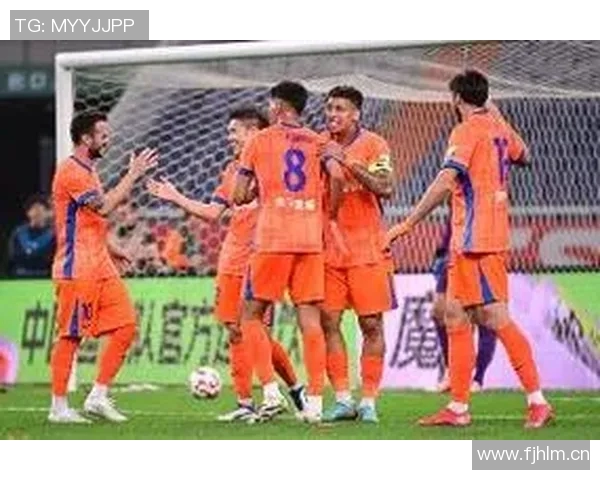 足球报：泰山队明年将重视年轻人才培养与引进优秀外援中卫并行发展